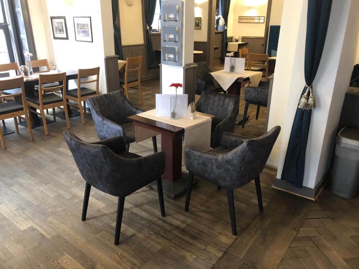 Cafe & Hotel Knoesel Heidelberg Exteriör bild